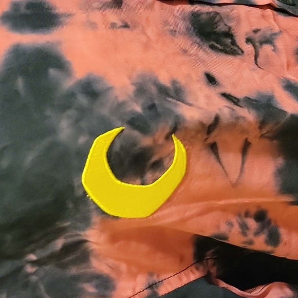 NWT: Disney Mickey Mouse Halloween Tie-Dye Woven Unisex Adult Shirt - Picture 3 of 14